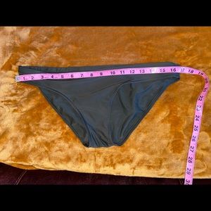 Lululemon swim suit bottoms 8